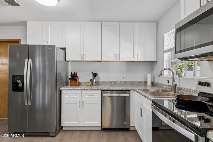Property Photo:  1321 W Mariposa Street  AZ 85013 