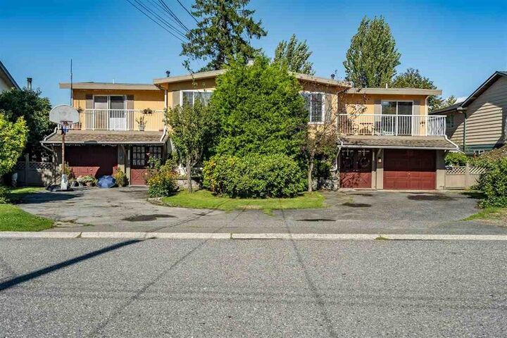 5531 Maple Crescent 5529 — photo 1