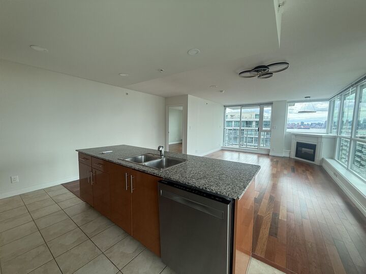 Property Photo: 188 E Esplanade 1206 BC V7L 4Y1