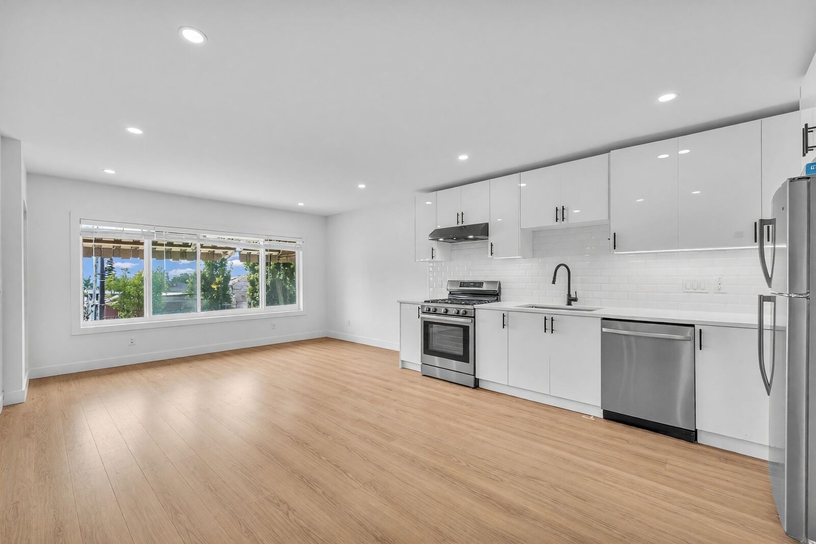Photo de la propriété: 425 E 57th Avenue BC V5X 1S8