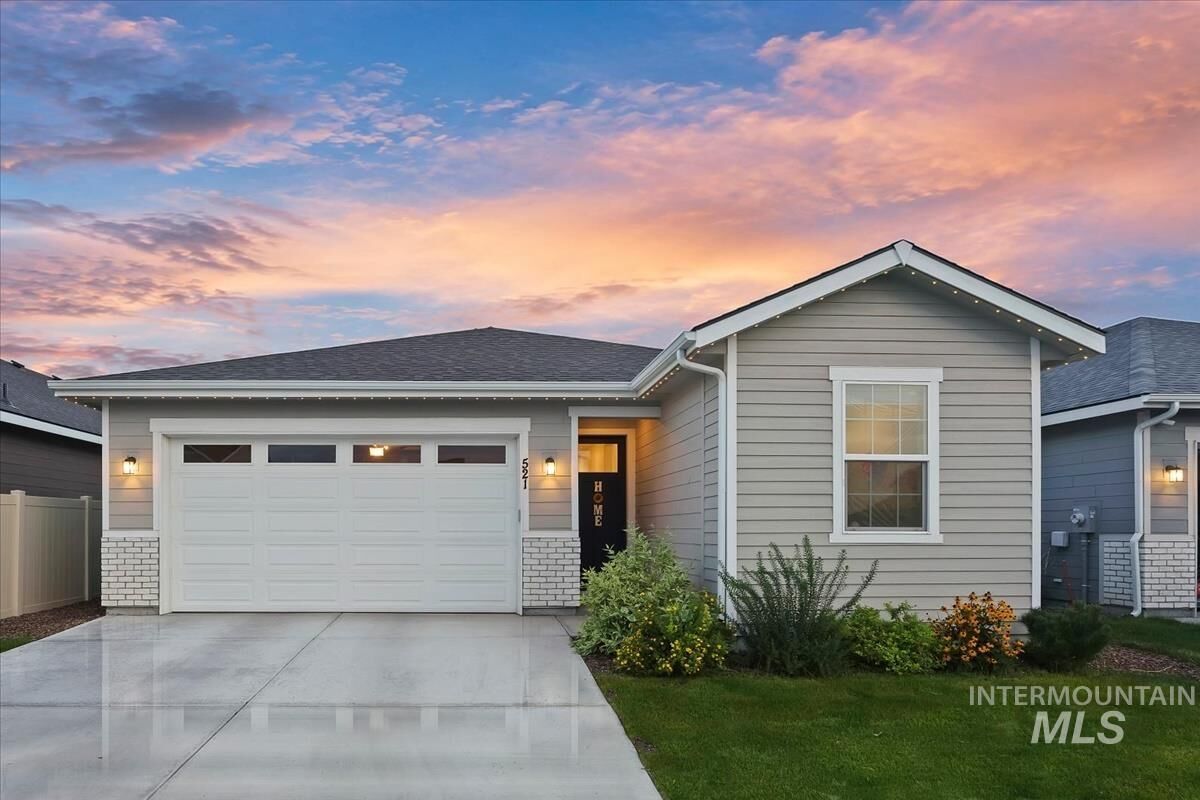Property Photo:  521 W Learmont St  ID 83642 