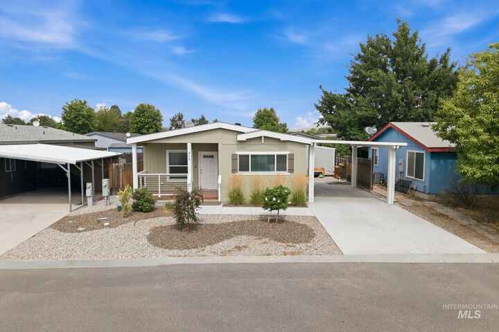 Property Photo:  716 Liberty Ln  ID 83617 