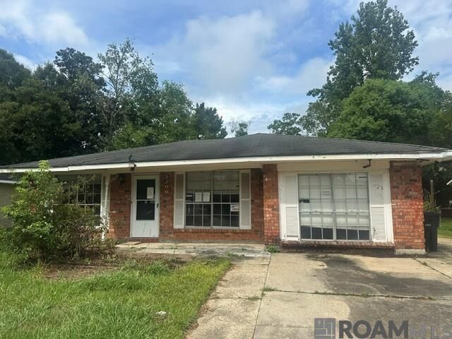 Property Photo: 1206 Boreas Dr LA 70816