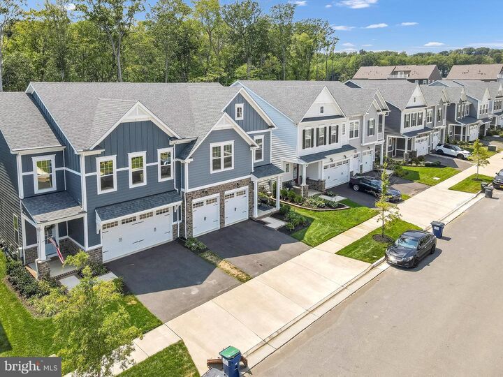 Property Photo:  18110 Moss Garden Road  VA 22026 