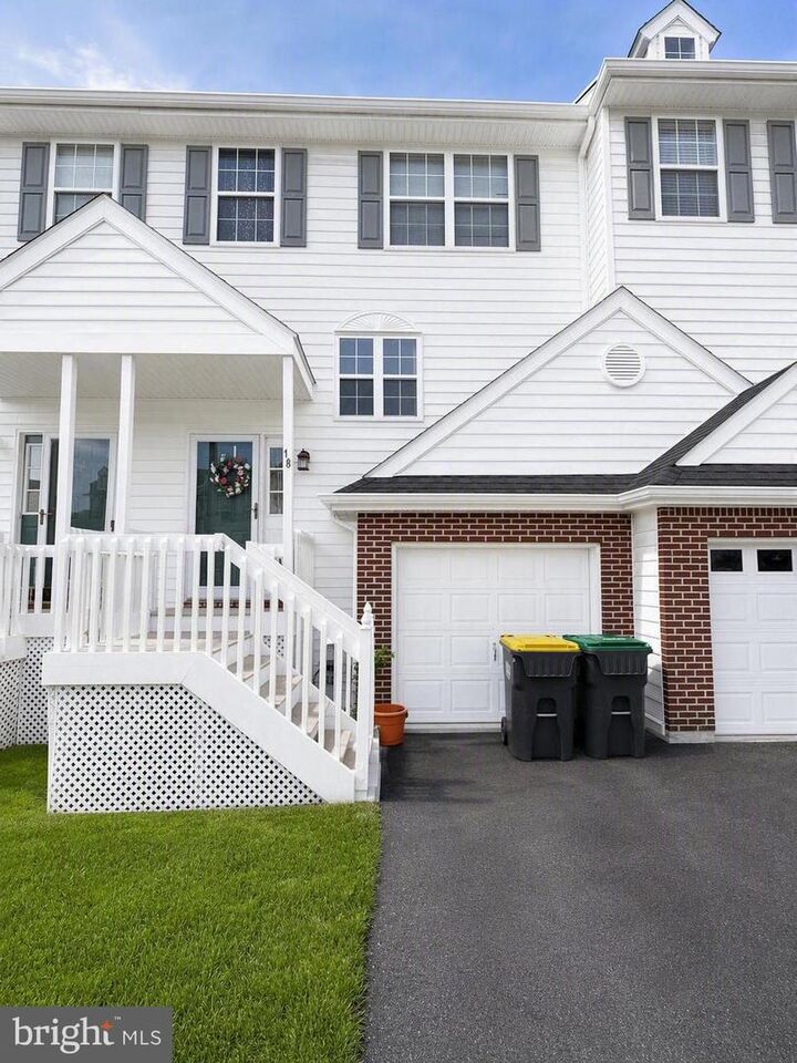 Property Photo: 18 Ann Marie Court DE 19702