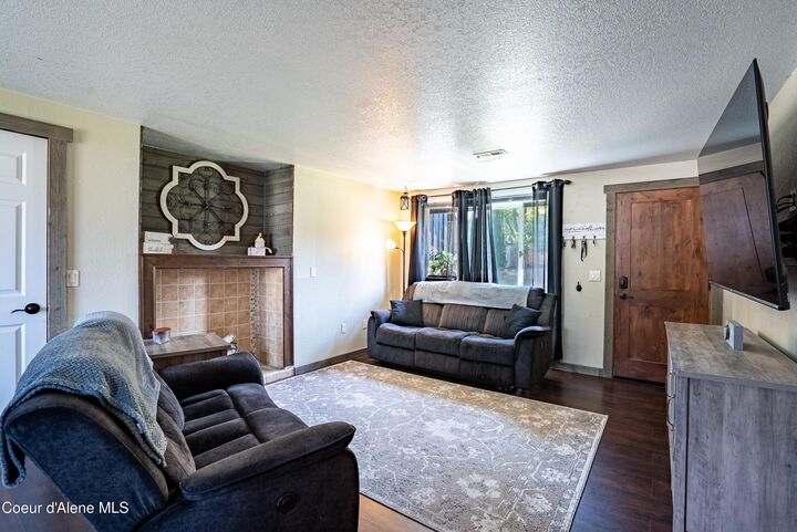 Property Photo:  1515 E Park Ln  ID 83854 