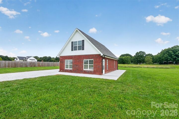 Property Photo:  901 Hasty Road  NC 28103 