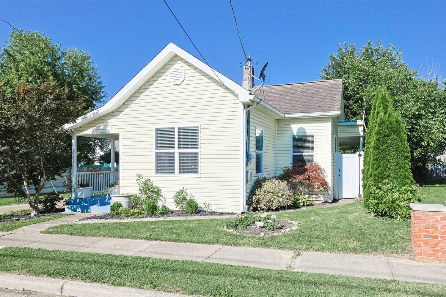 Property Photo:  101 S Bowles Street  IN 47060 