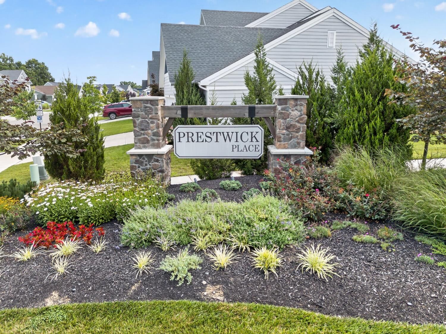 Property Photo: 3781 Fairmount Circle OH 45245