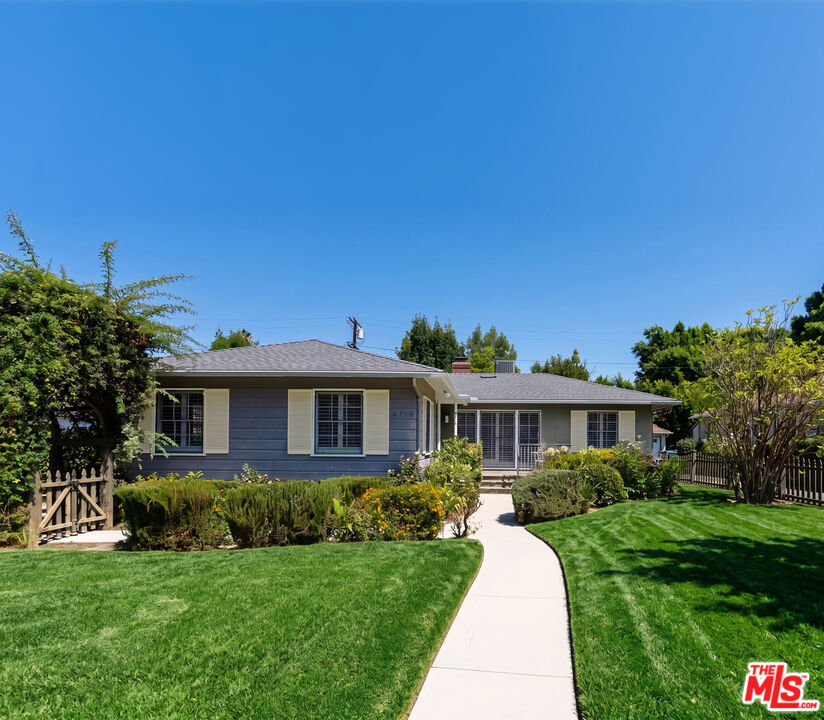 Property Photo: 4718 Columbus Ave CA 91403