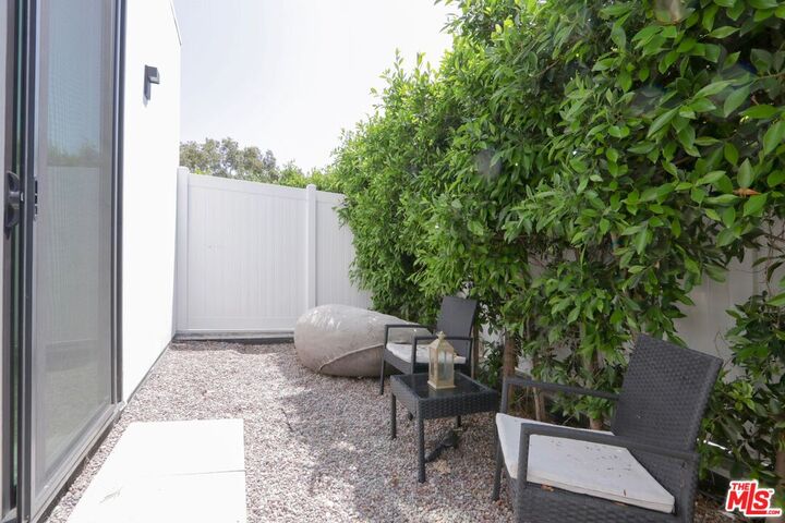 Property Photo:  5832 Tujunga Ave, Unit 1  CA 91601 
