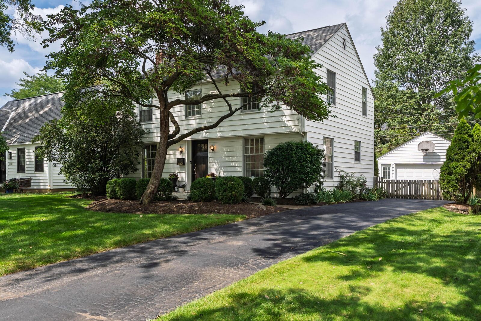 Property Photo: 1640 Barrington Road OH 43221