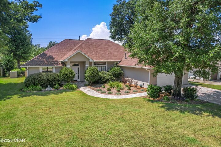 Property Photo: 3415 Country Club Court FL 32444