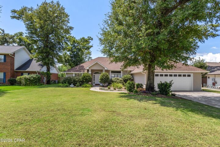 Property Photo:  3415 Country Club Court  FL 32444 
