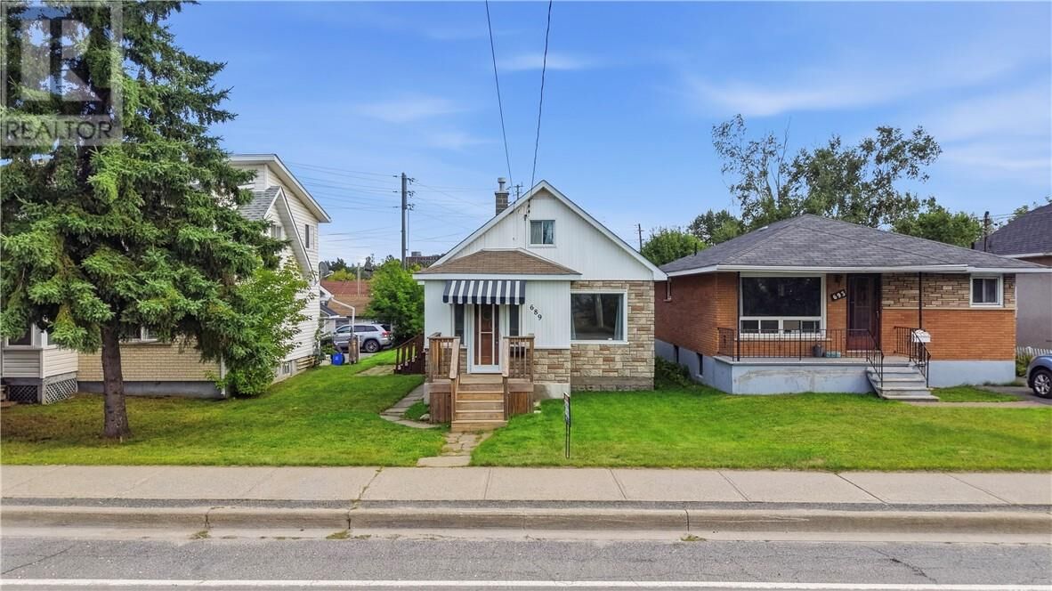 Property Photo:  689 Ontario Street  ON P3E 4K8 