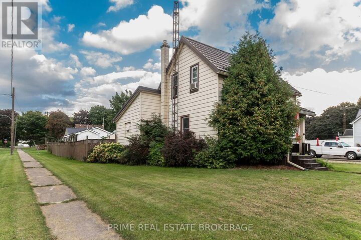 Property Photo:  221 Third Street  ON N0L 2C0 