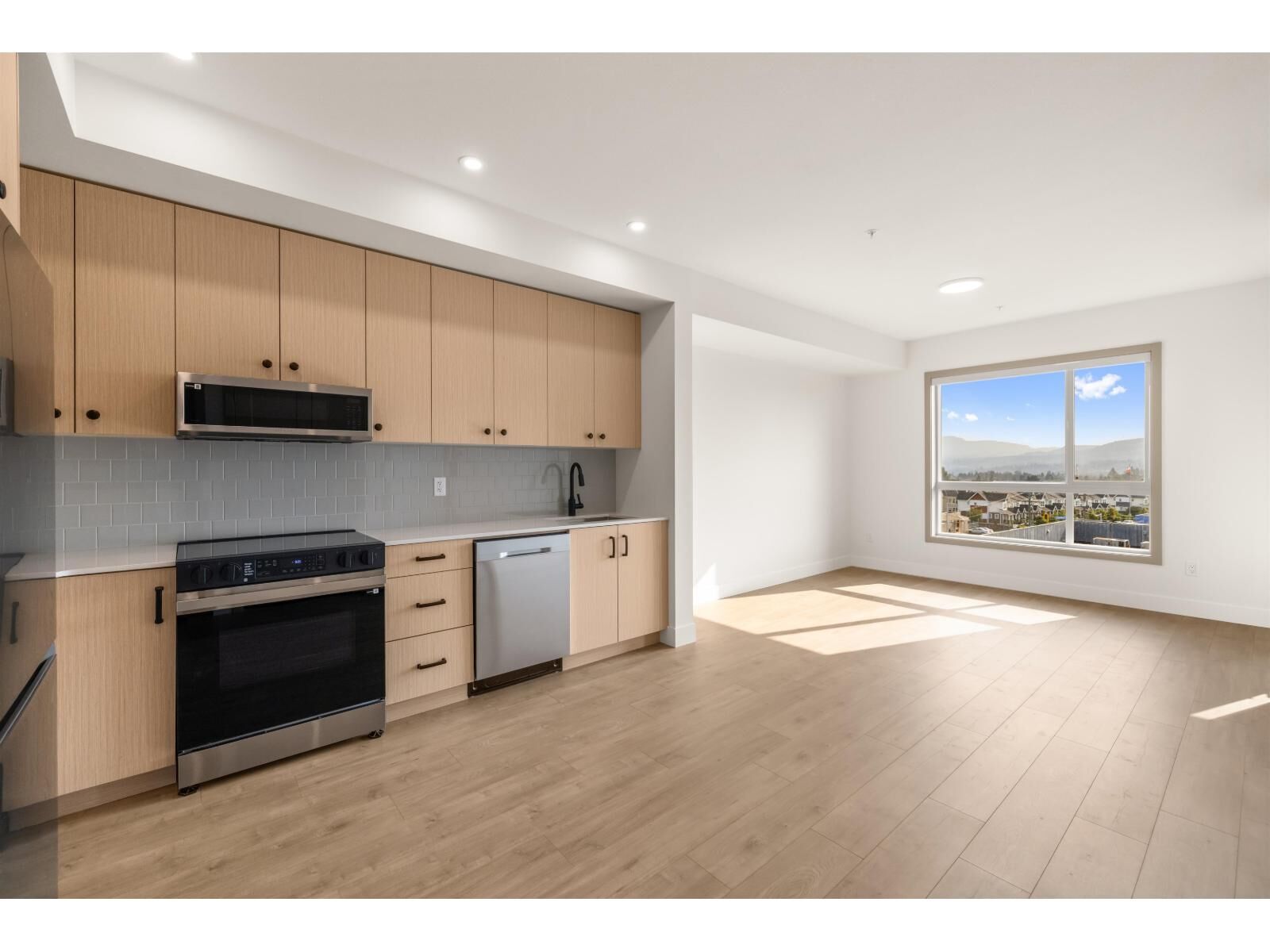 Property Photo: 32528 Simon Avenue 311 BC V0V 0V0