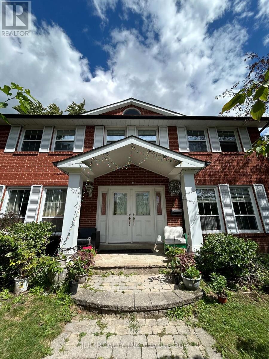 Property Photo: 3 Butterfield Dr Drive ON M3A 2L9