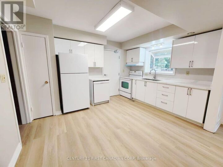 Property Photo:  711 Algoma Avenue  ON N5X 1W4 