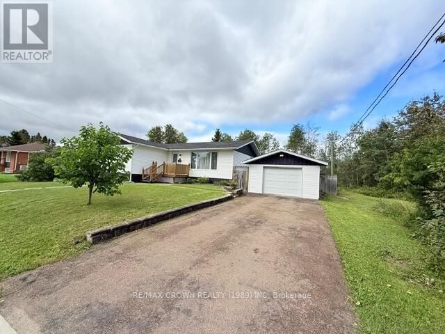 Property Photo:  32 Winnipeg Street  ON P5N 1Z3 