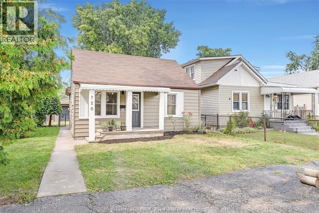 Property Photo:  720 Bensette Street  ON N8X 2Z1 