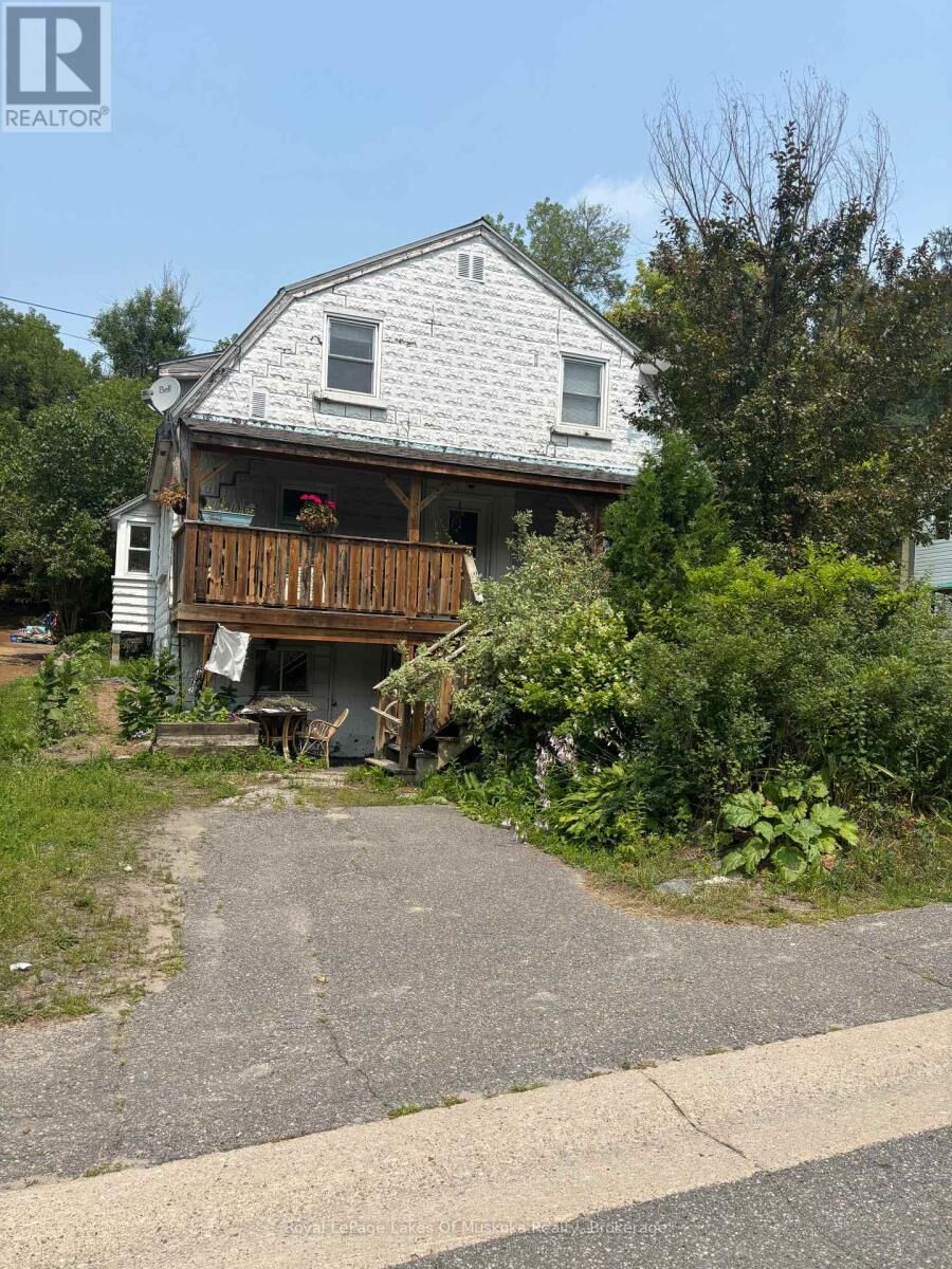 Property Photo:  26 Cann Street  ON P1H 1K7 