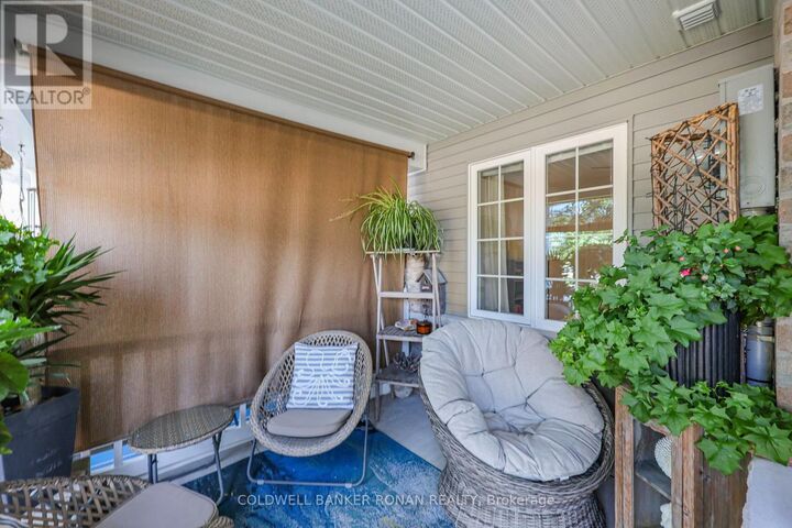 Property Photo:  82 Ivy Crescent  ON L9Z 0H8 