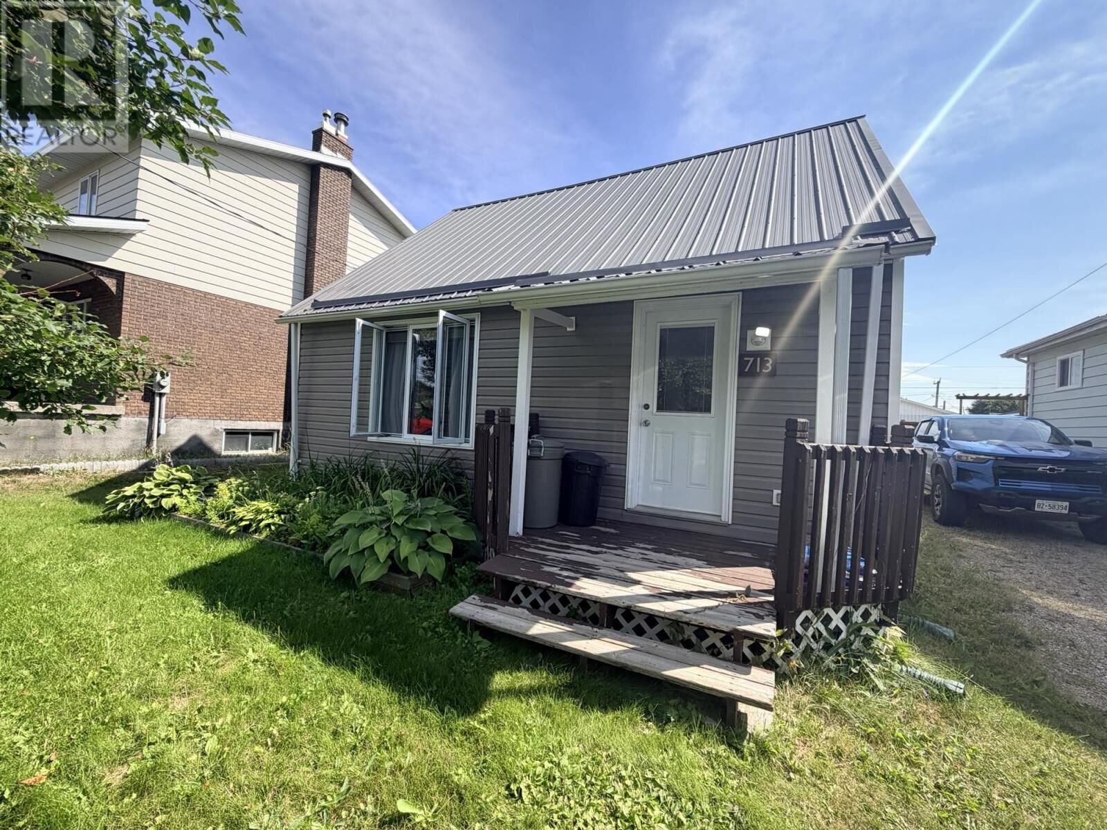 Property Photo:  713 First St W  ON P0T 1M0 