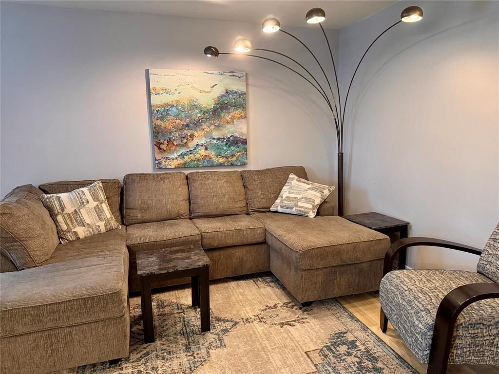 Property Photo:  322 Shorepointe Village  MB R0C 1B0 