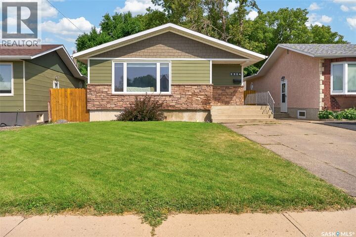 Property Photo:  1214 Grandview Street W  SK S6H 5M2 