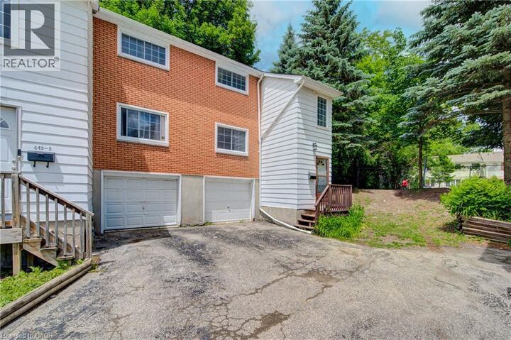 Property Photo:  645 Albert Street 6  ON N2L 3V5 