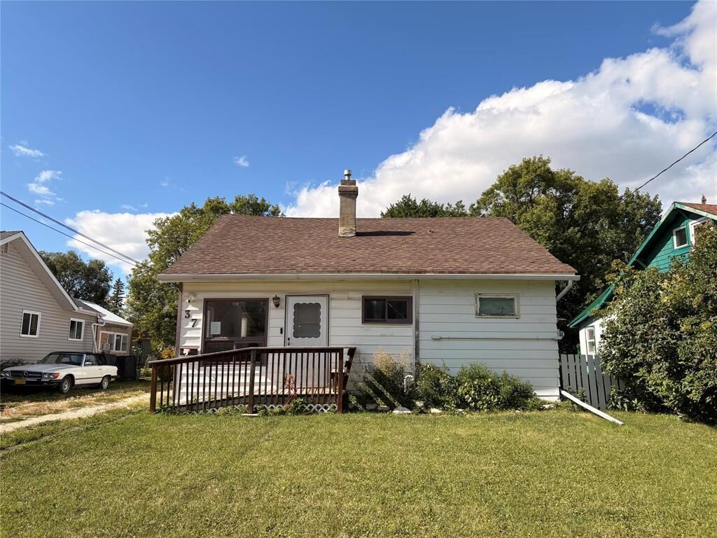 Property Photo: 37 Sadler Avenue MB R2M 1N6