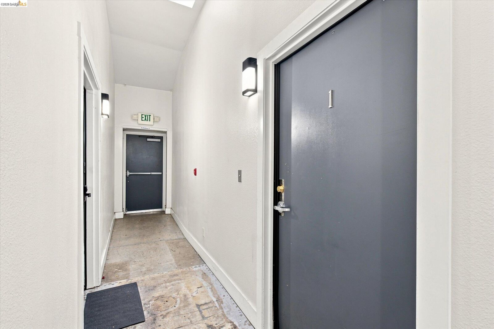 Property Photo: 1451 13th St 1 CA 94607