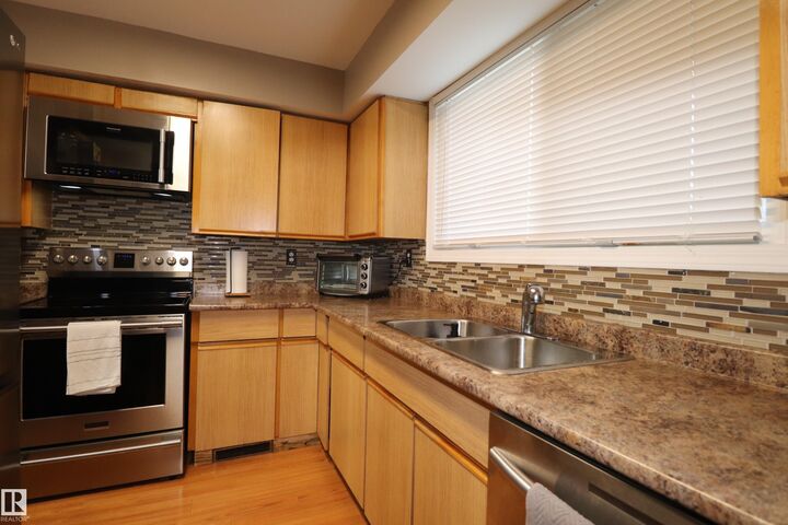 Property Photo:  4610 17 Avenue NW 26  AB T6L 5T1 