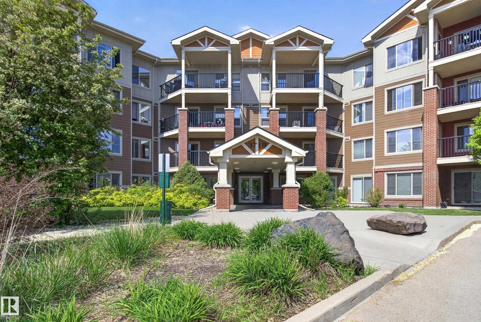 Property Photo:  3719 Whitelaw Lane NW 207  AB T6W 2C3 