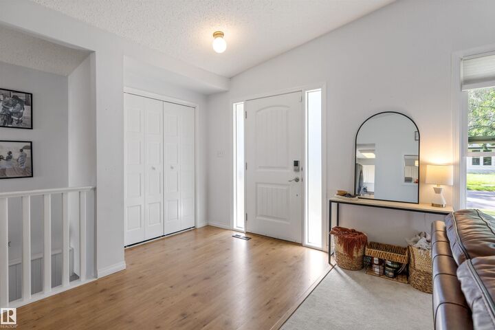 Property Photo:  25 Amherst Crescent  AB T8N 2P7 