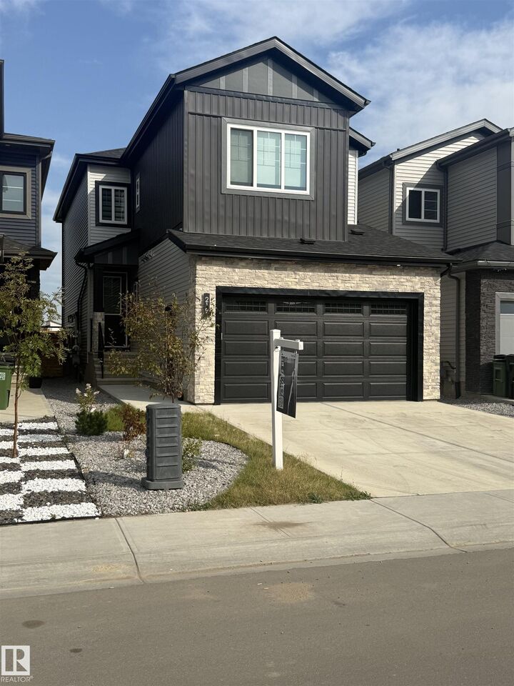 219 28 Street SW — photo 1