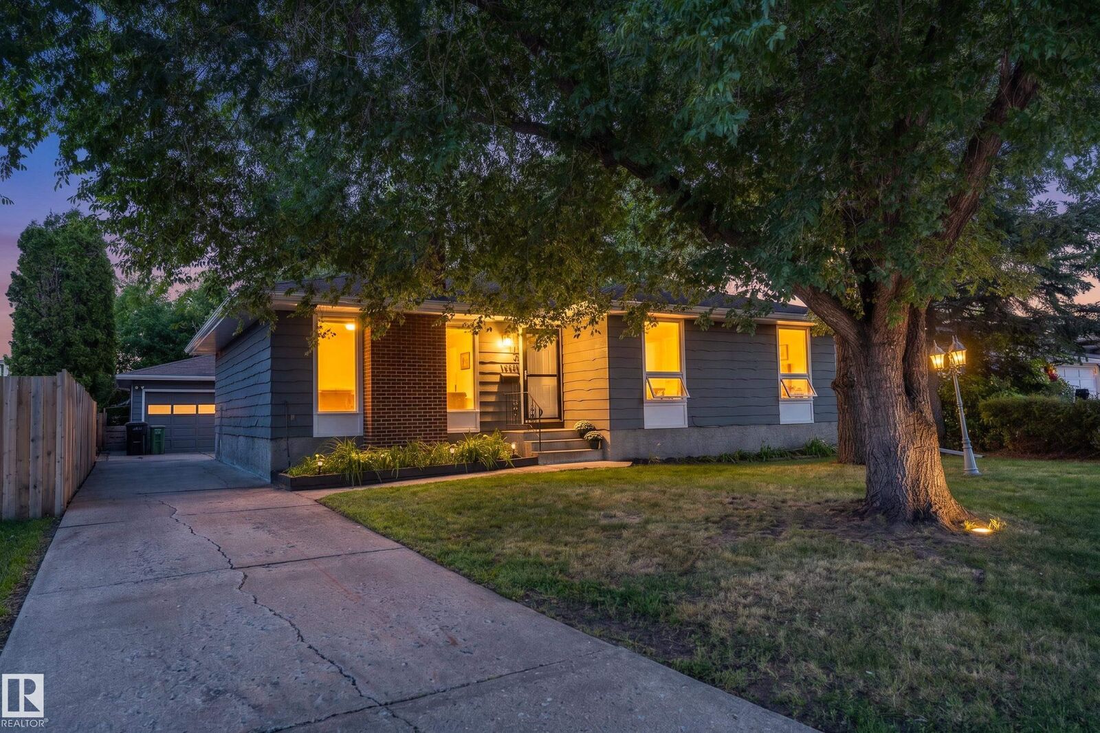 Property Photo: 10415 39A Avenue NW AB T6J 2J5