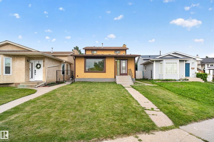 Property Photo:  4107 35 Street NW  AB T6L 5V5 