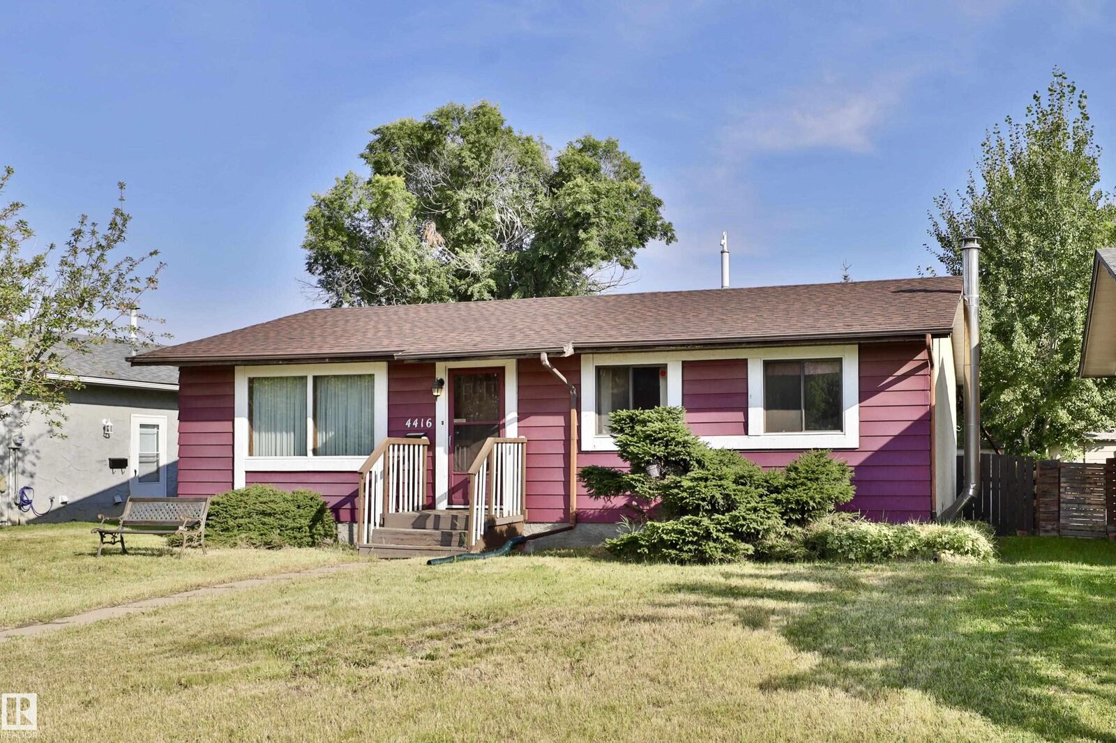 Property Photo:  4416 56 Avenue  AB T9A 2S2 