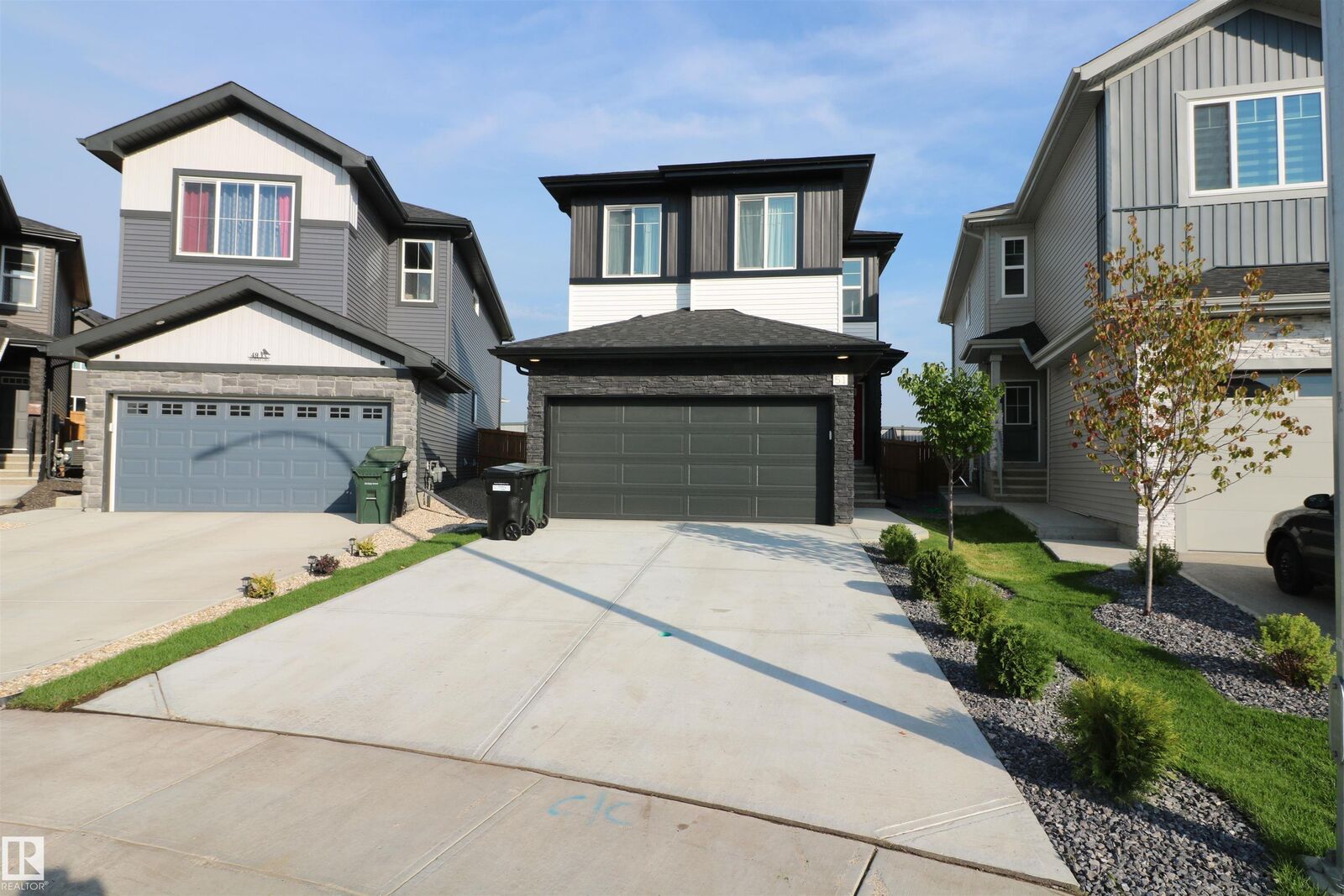 Property Photo:  51 Ashbury Crescent  AB T7X 3C6 