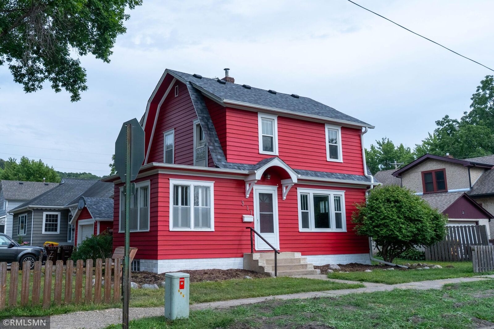Property Photo:  311 Varner Street N  MN 55352 