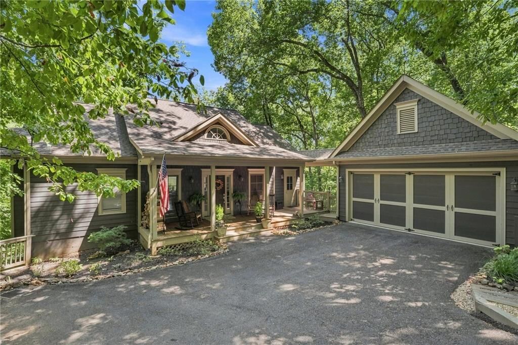 Property Photo: 1458 Valley View Drive GA 30143