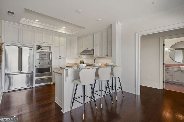 Property Photo:  2700 Paces Ferry Road SE 203  GA 30339 