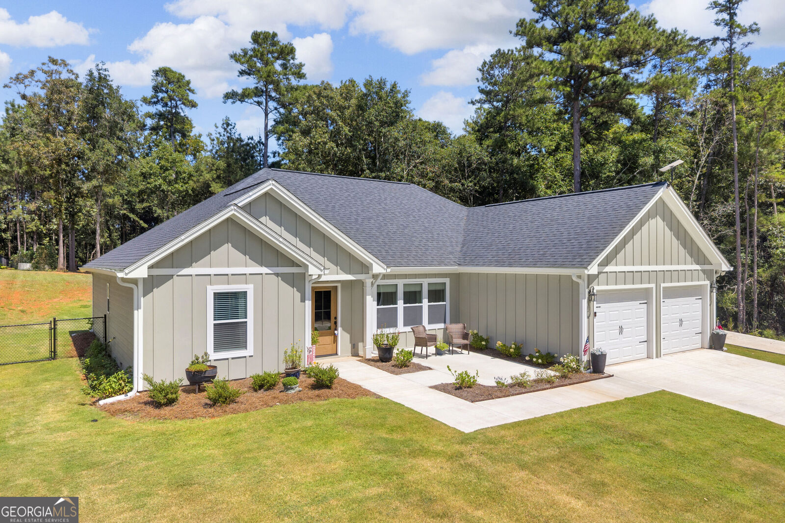 Property Photo:  268 Park Place Dr  GA 30553 