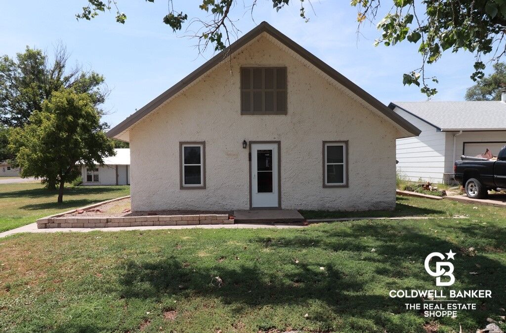 Property Photo: 703 Elm Street KS 67838