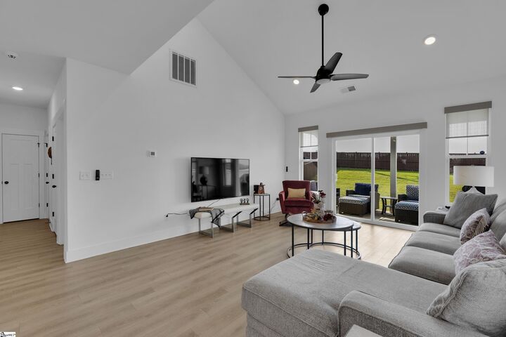 Property Photo:  916 Diane Lane  SC 29369 