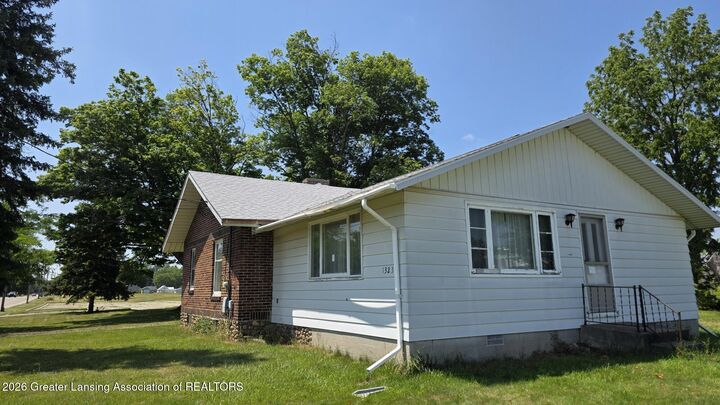 Property Photo: 1323 E Willoughby Road MI 48911