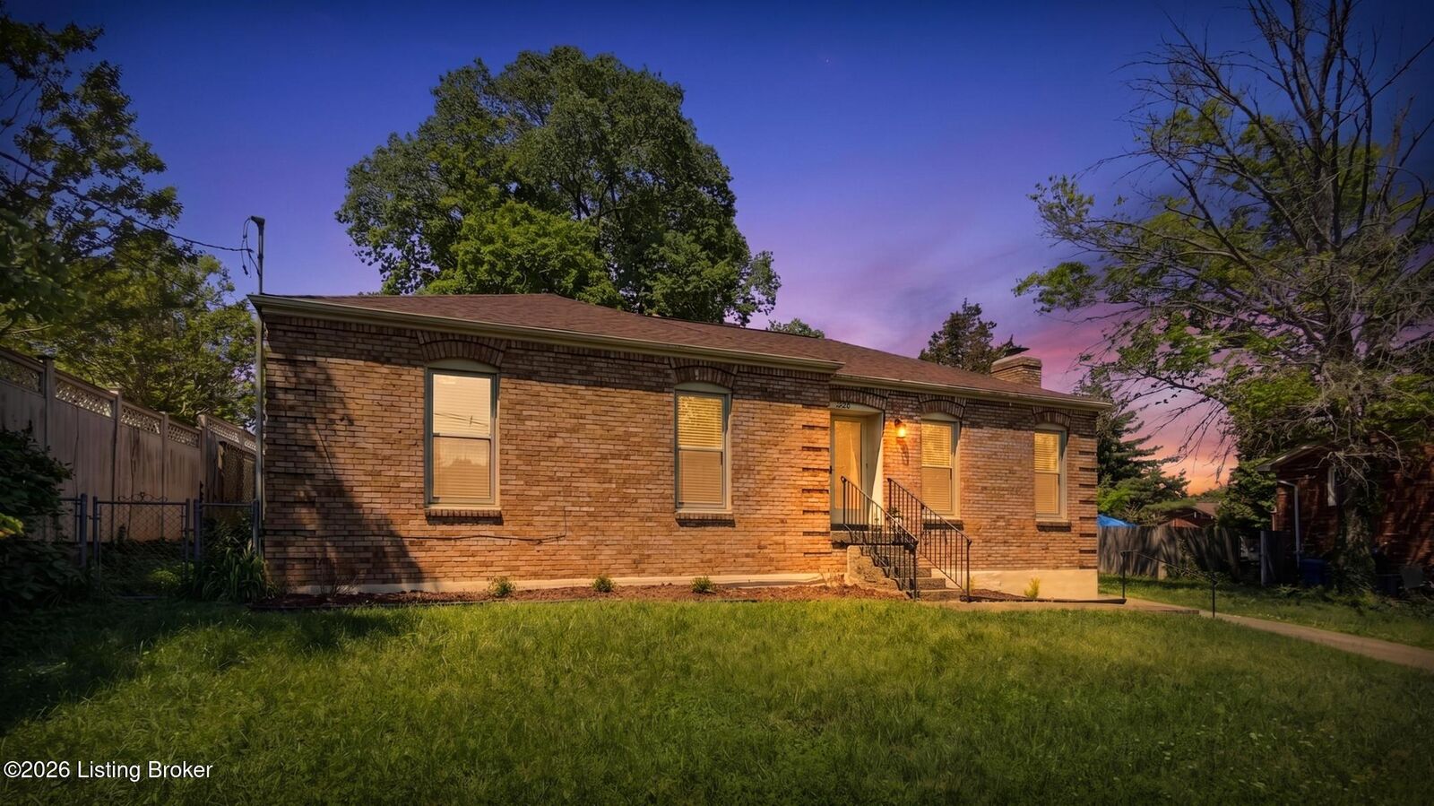 Property Photo: 3318 Hunsinger Ln KY 40220