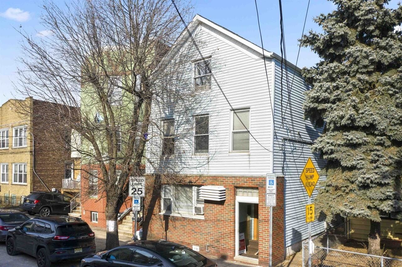 Property Photo: 172 Beacon Ave NJ 07306